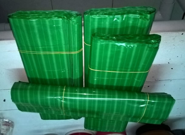 l&aacute; chuối giả